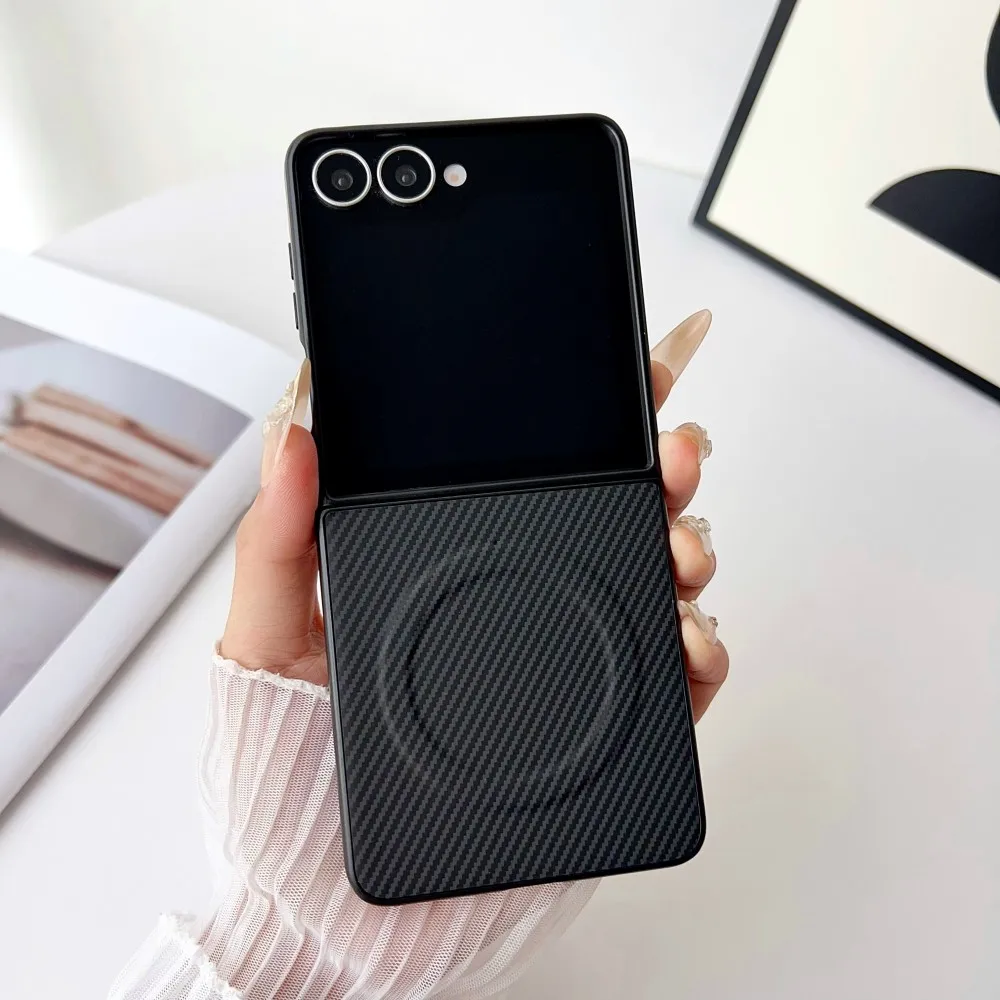 Para Samsung Galaxy Z Flip 7 funda dura de silicona de fibra de carbono magnética a prueba de golpes funda protectora trasera para Z Flip 7 6 5 4 3 - imagen 2