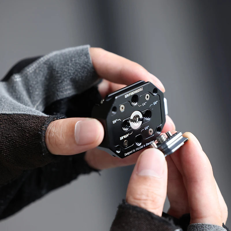 Ulanzi Falcam F38 Placa de liberación rápida Arca Swiss multiagujero Universal DSLR Cámara cardán Base de interruptor rápido 1/4 ''3/8'' Tornillo - imagen 5