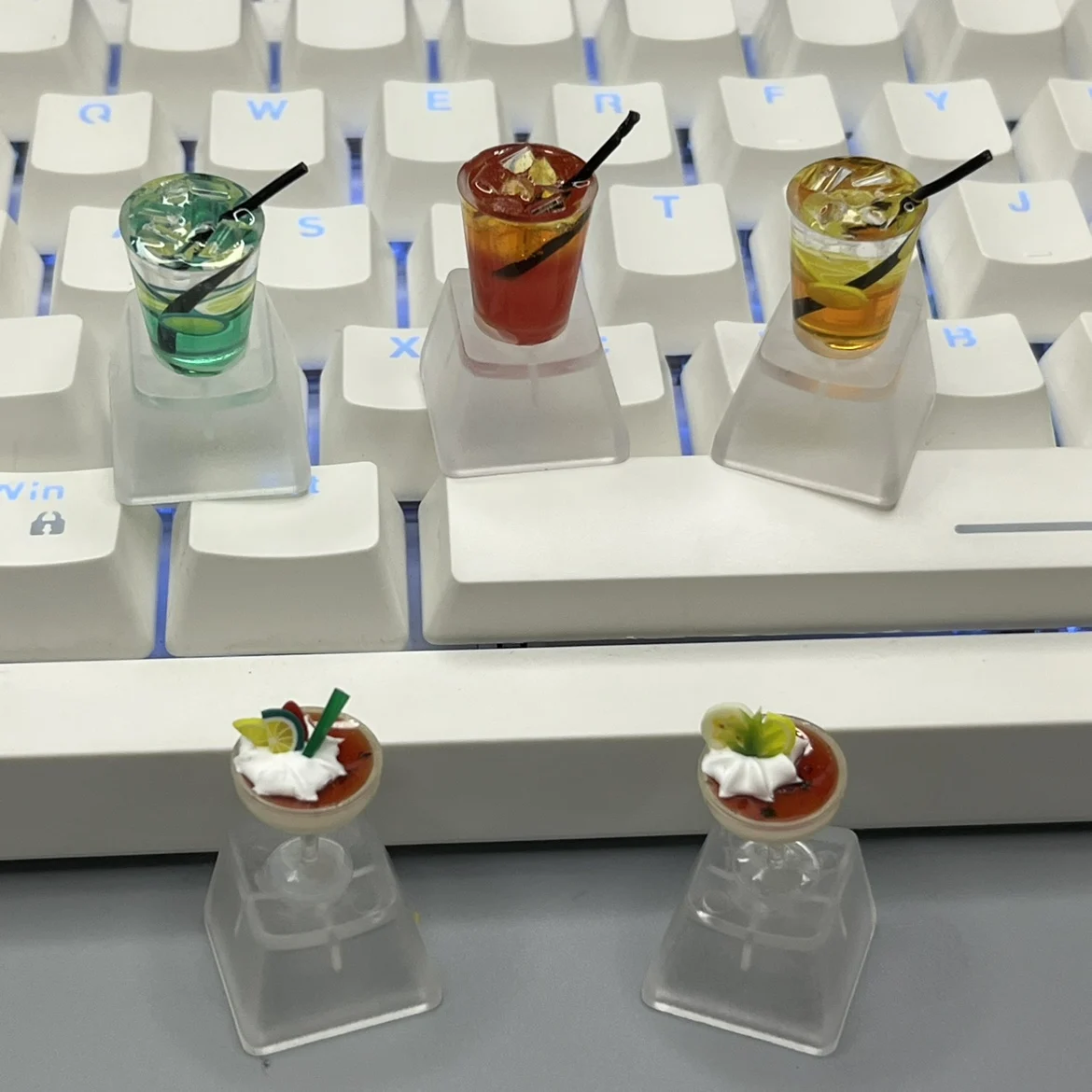 Keycap Games Teclado mecánico retroiluminado, teclado personalizado, eje cruzado, té negro hielo, tapa de tecla transparente Cherry MX Axis