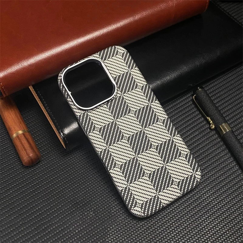 Funda de teléfono MagSafe con carga inalámbrica texturizada de fibra de carbono para iPhone 16 15 14 13 Pro Max, soporte de lente de aleación, cubierta a prueba de golpes para PC - imagen 2