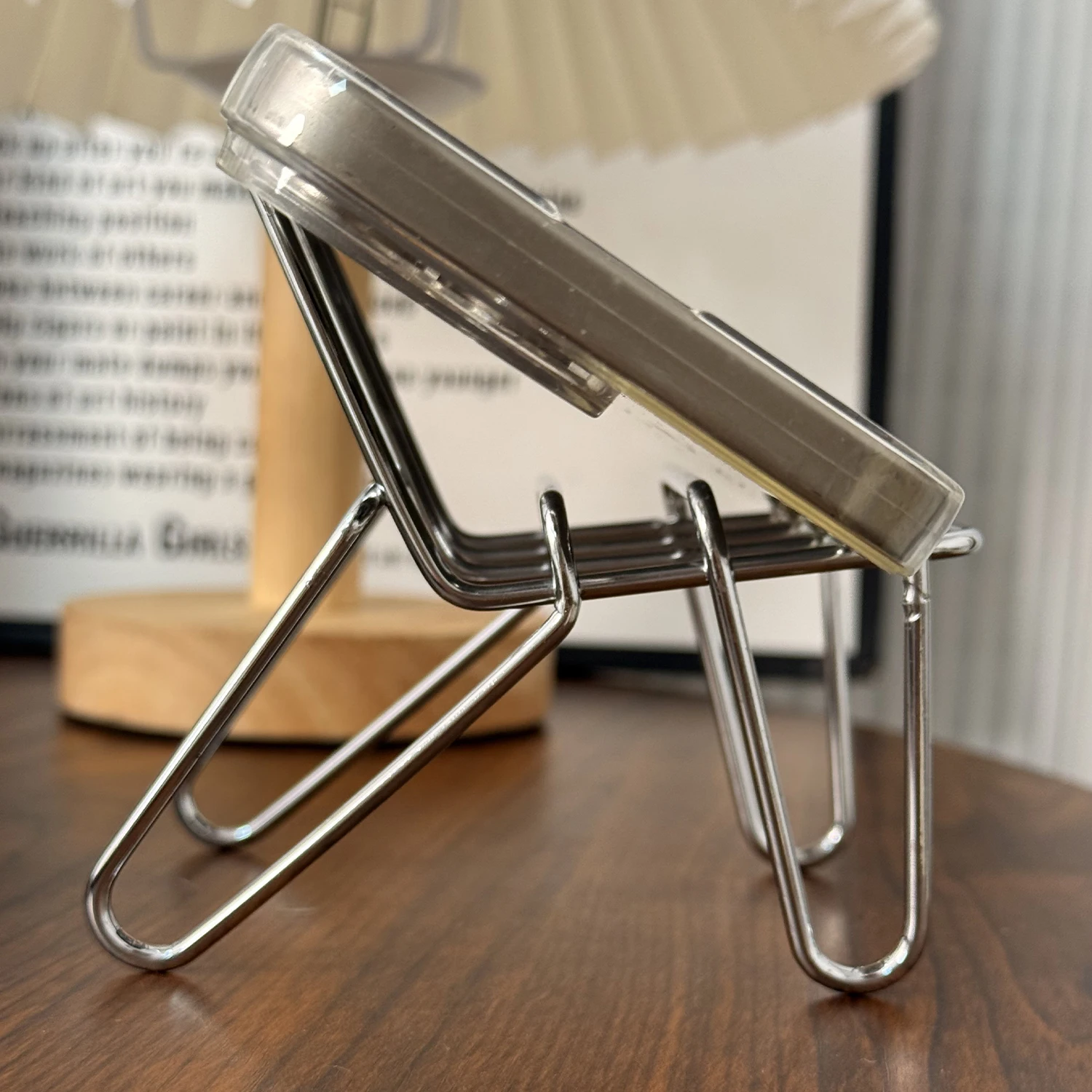Soporte creativo para teléfono móvil de hierro y Metal, Mini silla Simple con forma de escritorio, soporte para teléfono móvil, accesorios de decoración DIY - imagen 5