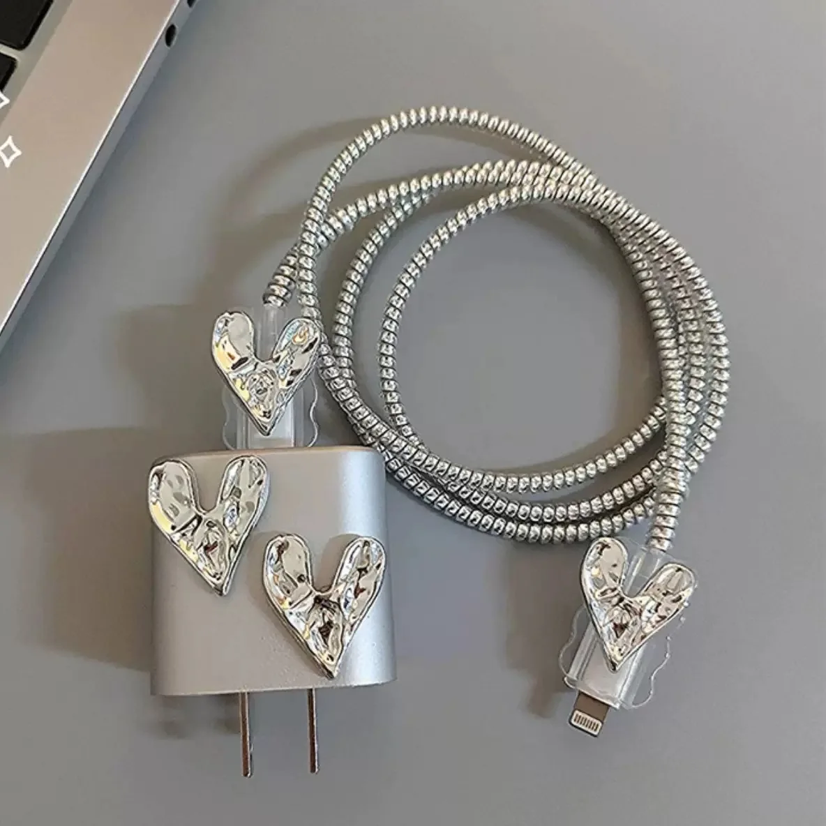 Para Apple Charger 18/20W 3D cubierta protectora plateada con forma de corazón para iPhone 16 15 14 PM adaptador de corriente funda de silicona enrollador de Cable K - imagen 2