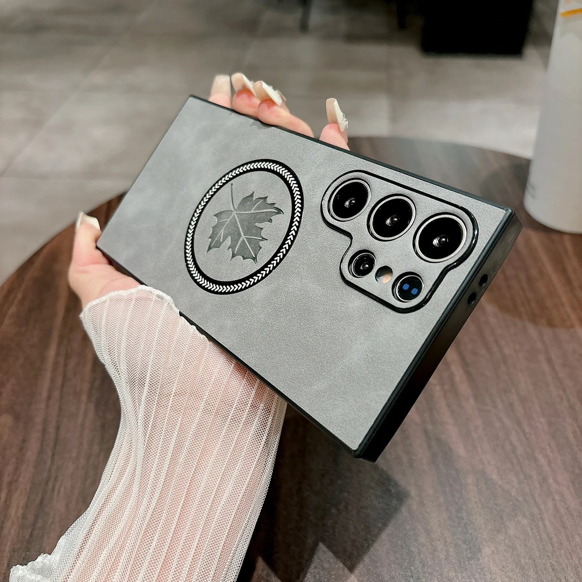 Funda magnética de hoja de arce para Samsung Galaxy S26 S25 S24 S23 S22 S21 Ultra Plus FE Note20 Funda de cuero Magsafe carcasa completa para cámara