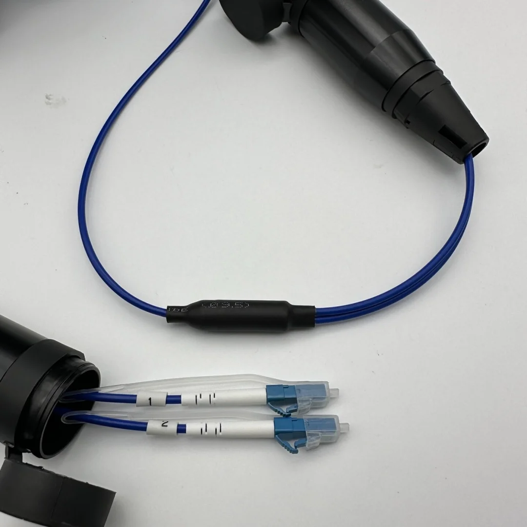 Cable de conexión de fibra óptica 2 núcleos TPU LC-LC 150mtr 3mm impermeable SM MM OM3 blindado CPRI TPU LSZH cable multimodo FTTH FTTA puente