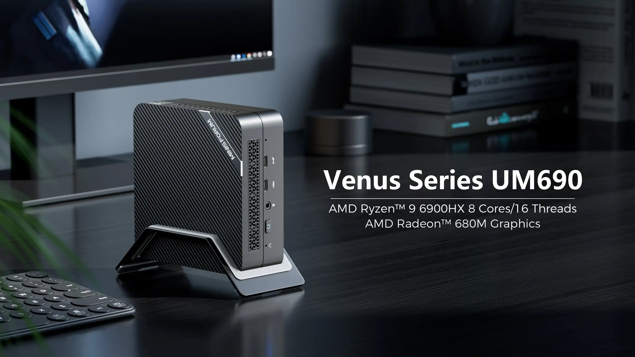 Una computadora con un monitor y teclado en el escritorio