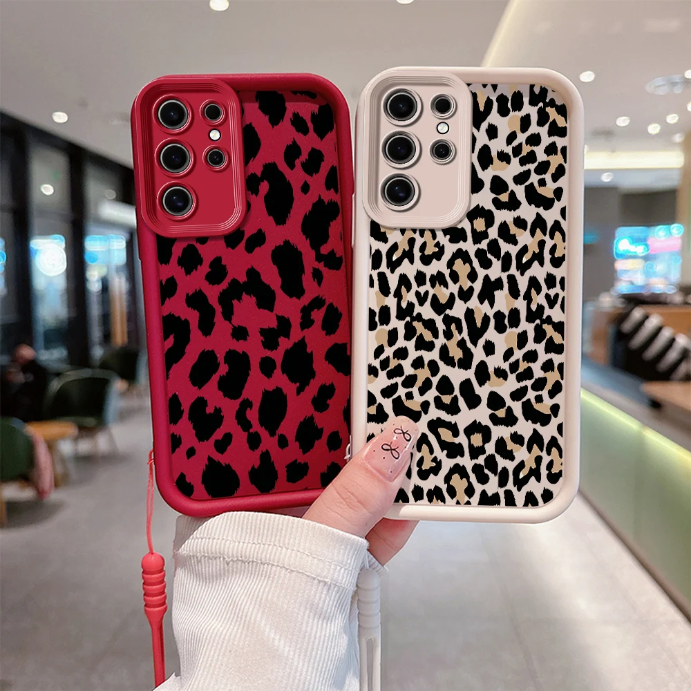 Funda de teléfono con estampado de leopardo, carcasa trasera de TPU suave con correa de mano para OPPO Reno 2, 3, 4, 5, 6, 7, 7Z, 8, 8T, 10, 11 Pro Plus, 4G, 5G - imagen 2