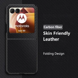 Funda de cuero Motorola Razr 50 / 50 Ultra, acabado de carbono