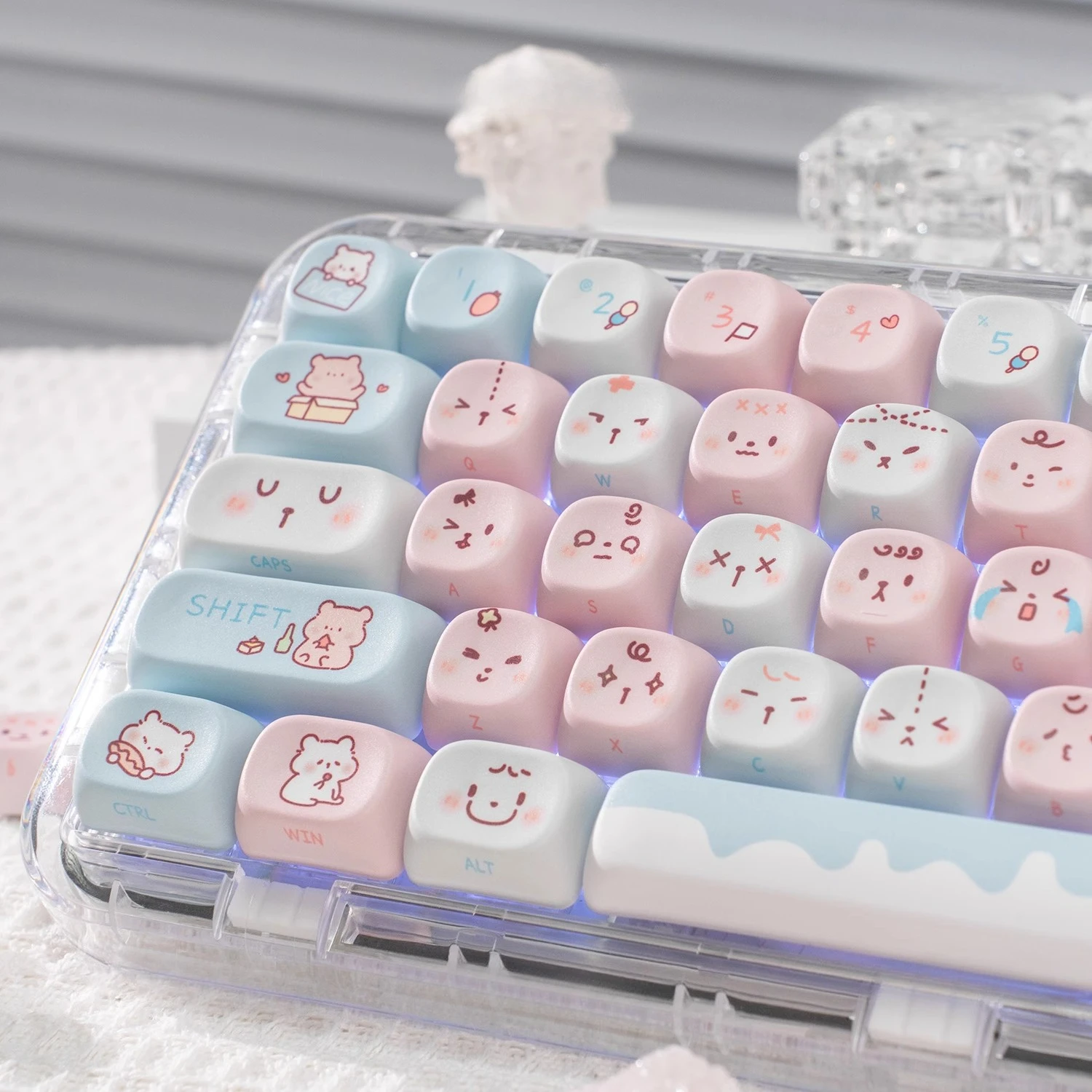 Blue Pink Bear Cute Keycap MOA Profile PBT Five-Sided Sublimation Side Engraved Emoji Keycaps for Mechanical Keyboard Girl Gift