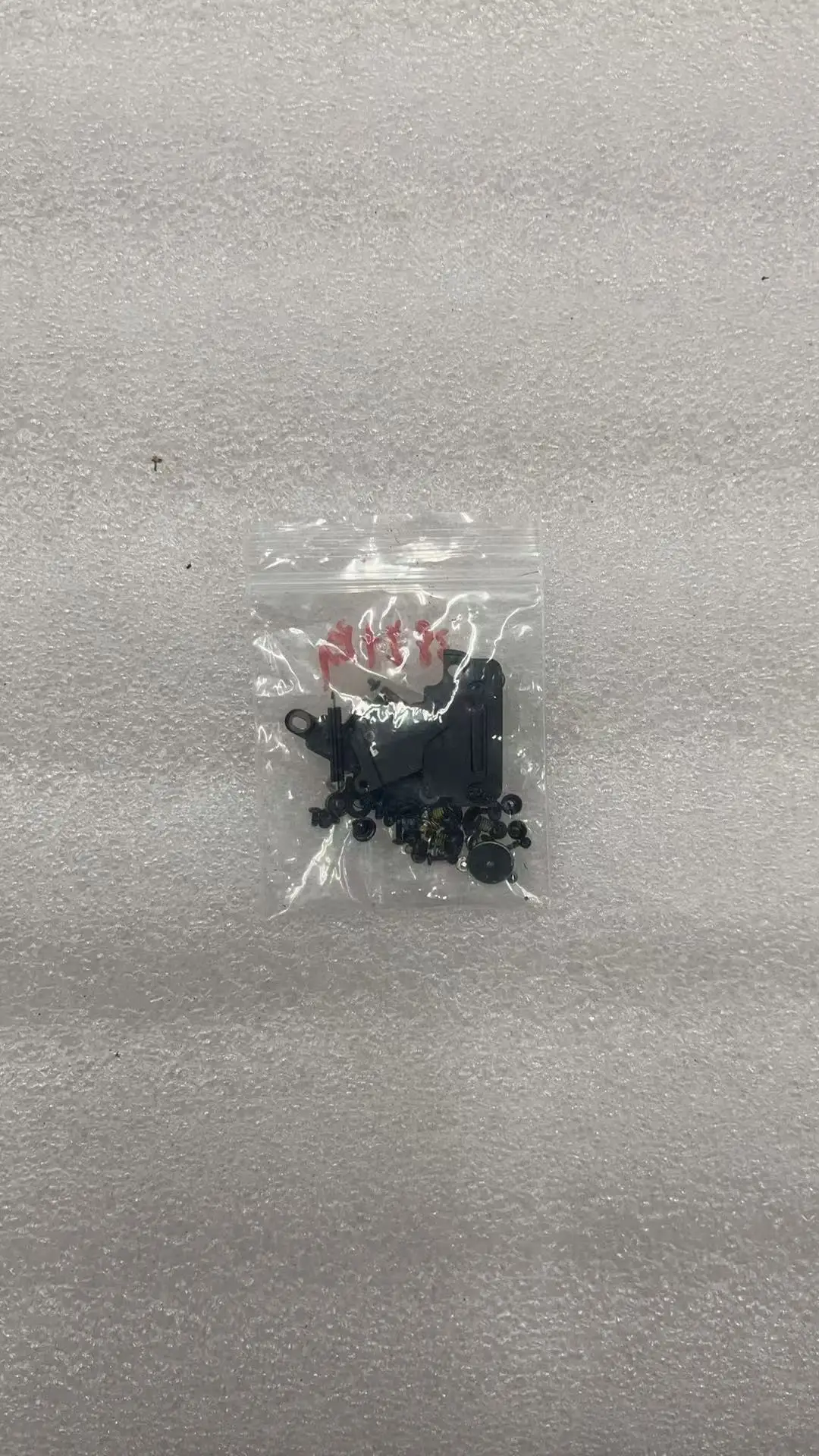 Tornillos Internos MacBook Pro A2338 – Kit Reparación - imagen 4