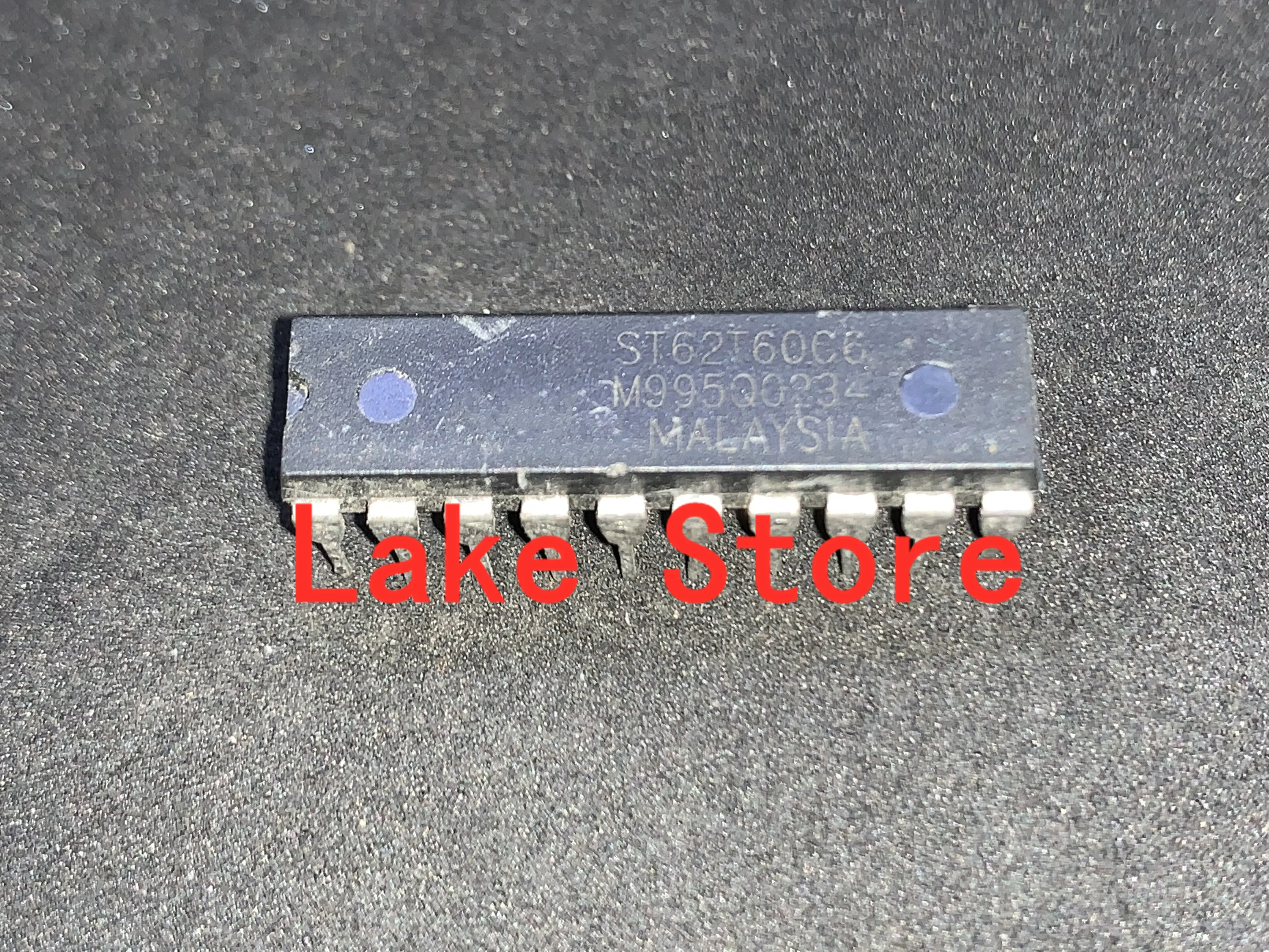 1 unids/lote ST62T60C6 DIP ST62T60 sin programa de heno