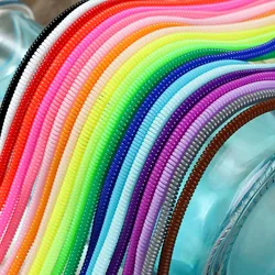 Protector espiral universal para cables de carga, multicolor