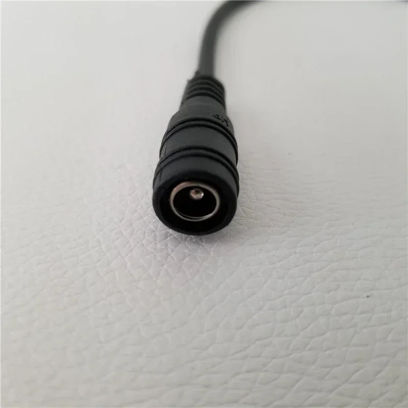 Adaptador convertidor USB tipo A macho a 5,5 x 2,1 mm CC hembra Cable de carga de alimentación negro 30 cm - imagen 4
