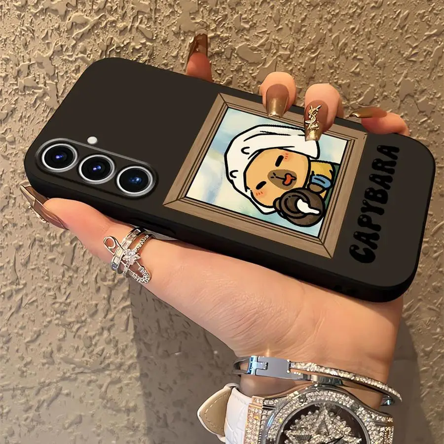 Funda bonita y encantadora de capibara para Samsung Galaxy A06 A20 A13 A50 A04 A70 A05 A10 A12 A40 A16 A30 A15 A03 funda negra suave para teléfono - imagen 3