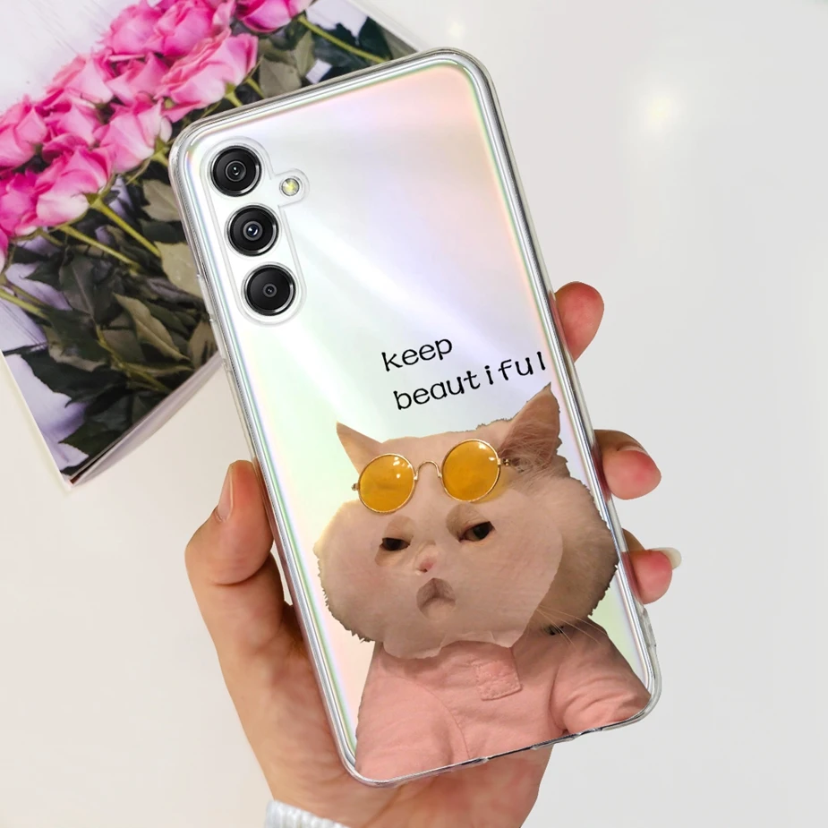 un teléfono con un gato en la pantalla