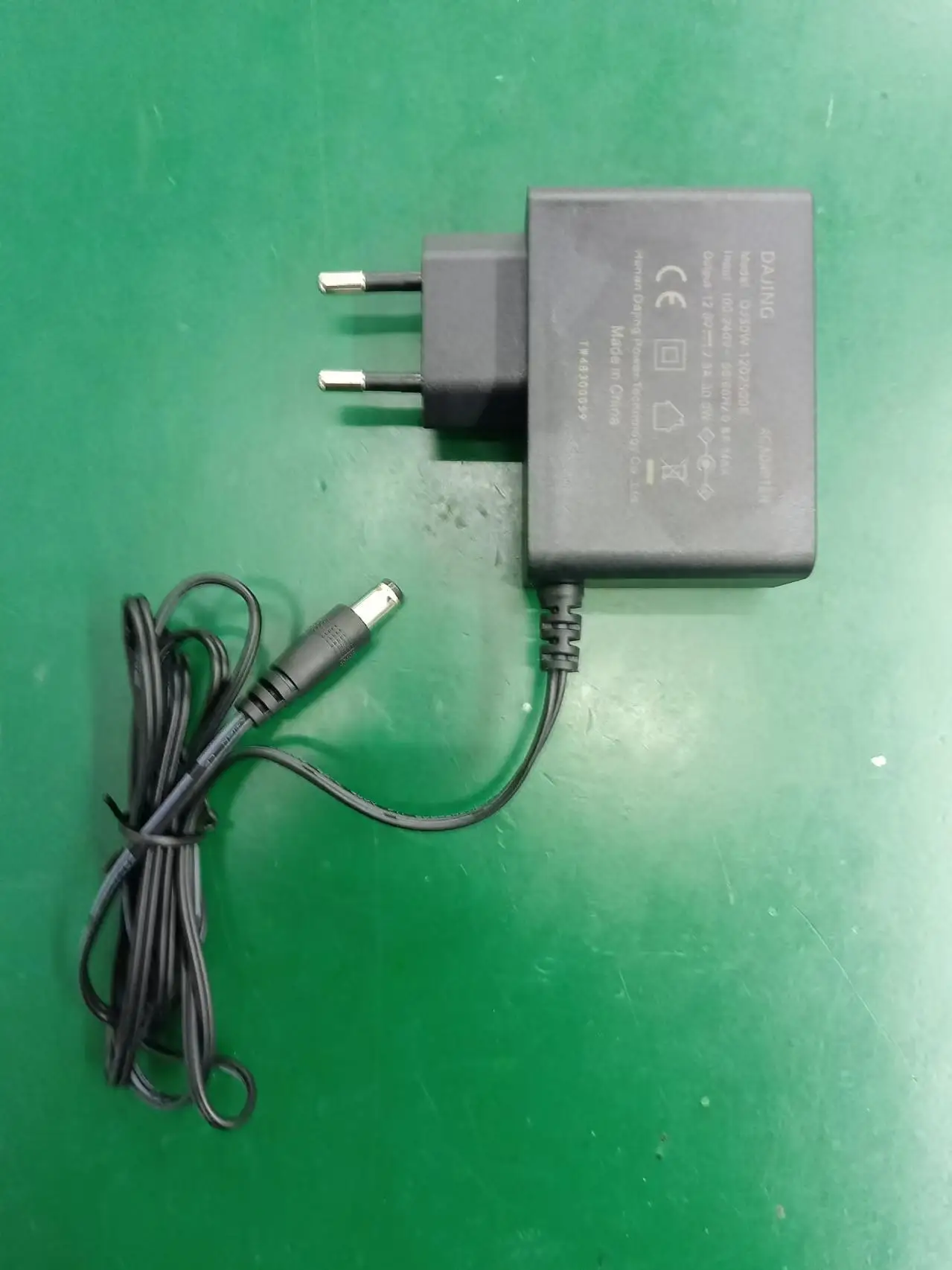 Fuente de alimentación UE 12V-2.5A - imagen 2