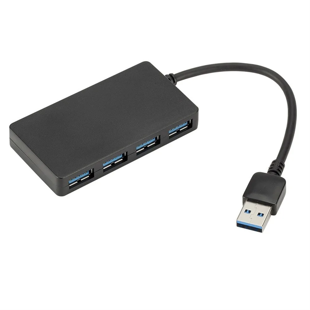 Un centro USB negro con cuatro puertos