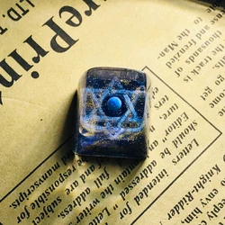 Tapa Resina Cósmica Azul para Teclado Mecánico – Hecha a Mano