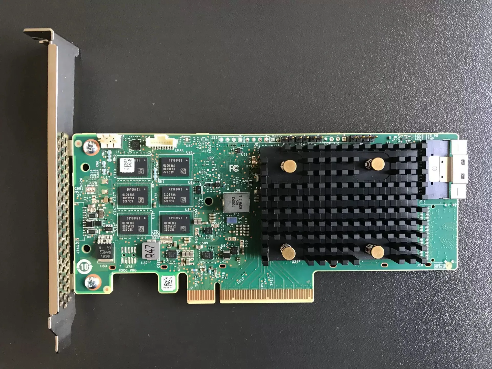 LSI 9560-8i 05-50077-01 Tarjeta controladora RAID PCI-Express 4,0 x8 PCI-Express 9560-8i - imagen 4