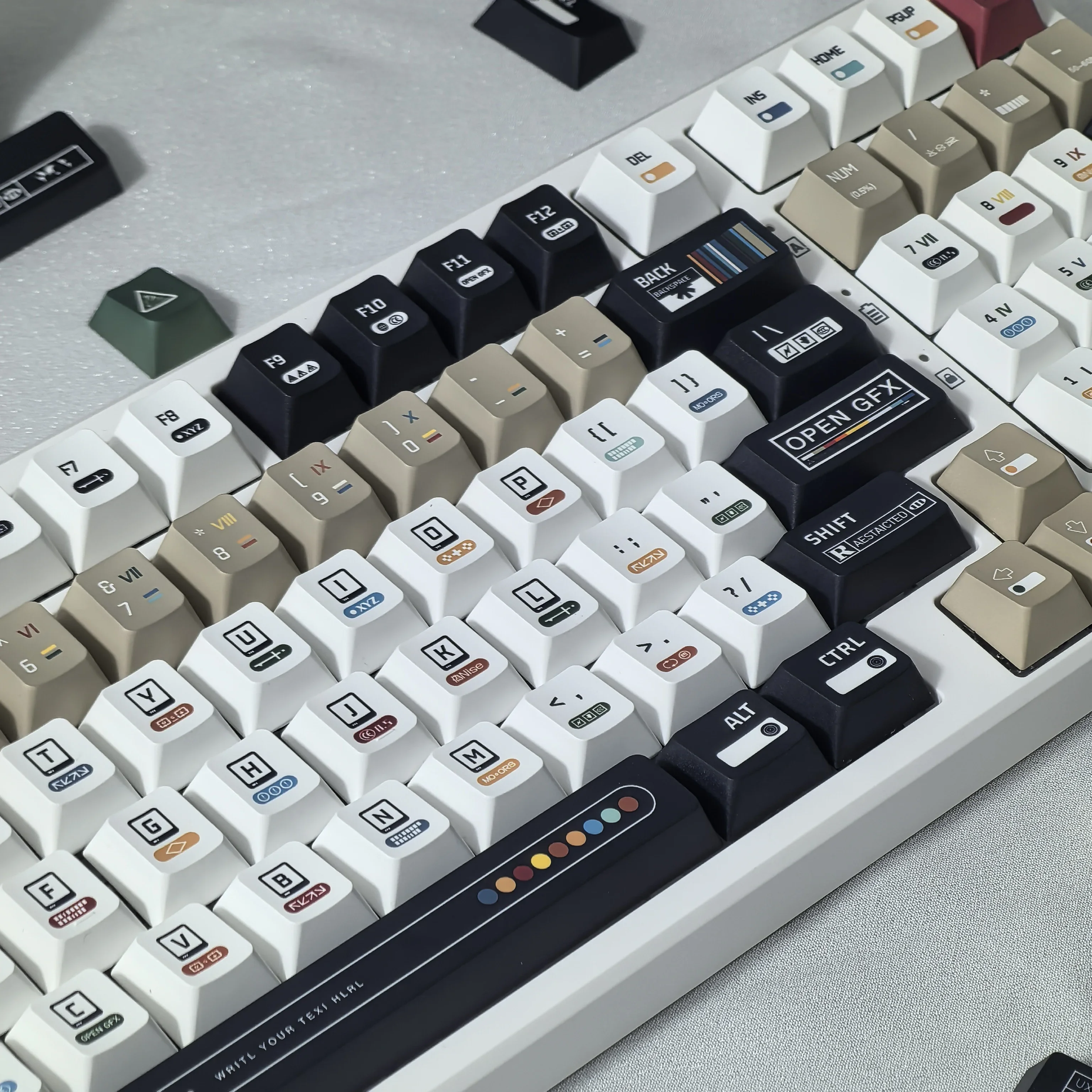 Teclas coreanas con tema de maximalismo, 135 teclas, cereza Pbt, ruso, inglés, Retro, diseño blanco y negro, llave de entrada en forma de "L" - imagen 4