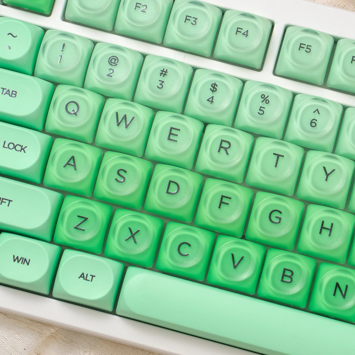 Teclas de PC semitransparentes personalizadas de nube verde, 132 teclas, perfil HOA, teclas PBT de doble disparo para interruptores MX, Teclado mecánico - imagen 3
