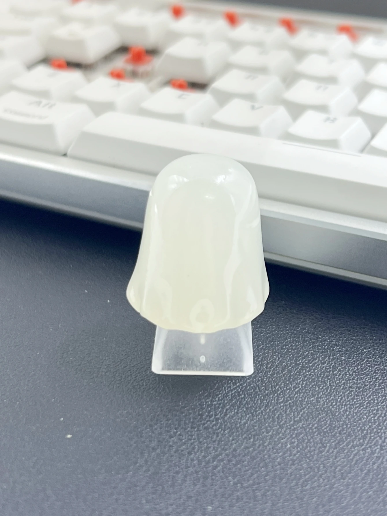 1 Uds. Accesorios de teclas de teclado mecánico de eje transversal blanco fantasma de Halloween - imagen 4