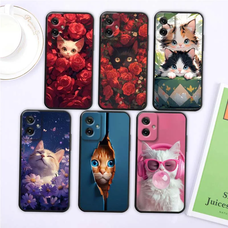 Funda de teléfono negra con diseño de gato y flores de dibujos animados populares para Motorola G85 Edge 50 G24 G35 G14 G04 40 G72 G34 G31 G Stylus G54 G13 G32 5G