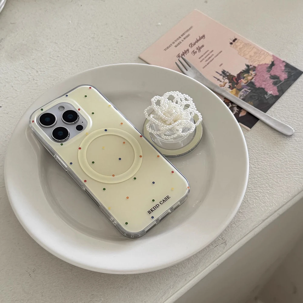 Funda de teléfono Tok con agarre magnético de lunares y flores de perlas 3D para iPhone 17 16 15 14 13 Pro Max carga inalámbrica para funda Magsafe - imagen 3