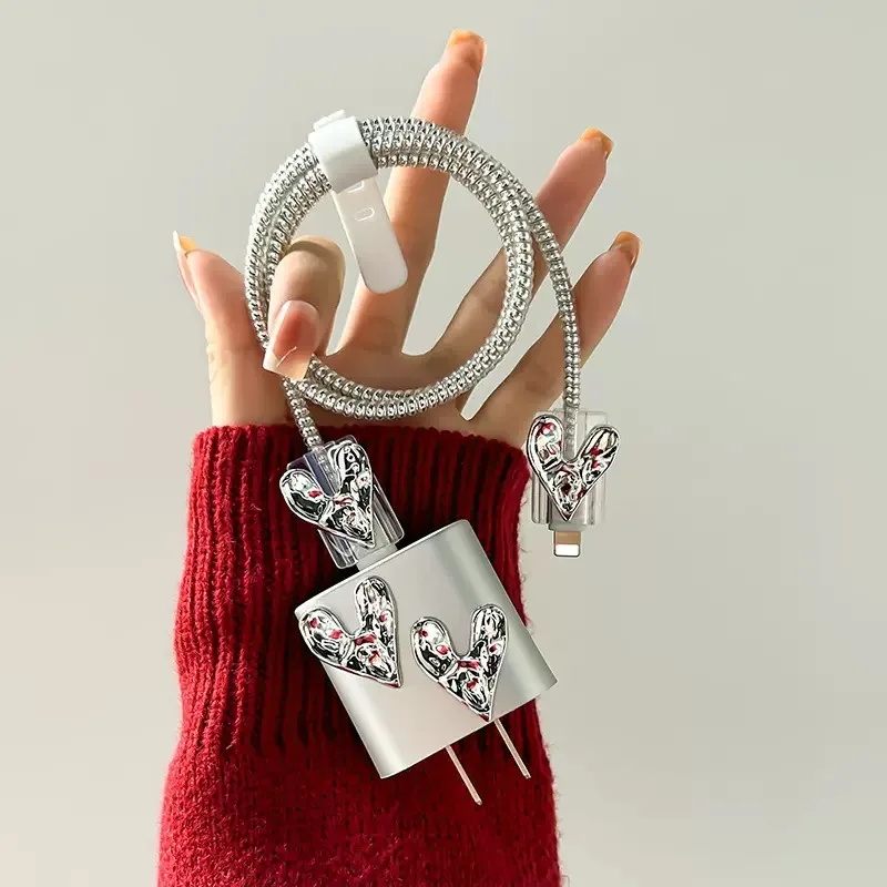 Para Apple Charger 18/20W 3D cubierta protectora plateada con forma de corazón para iPhone 16 15 14 PM adaptador de corriente funda de silicona enrollador de Cable K