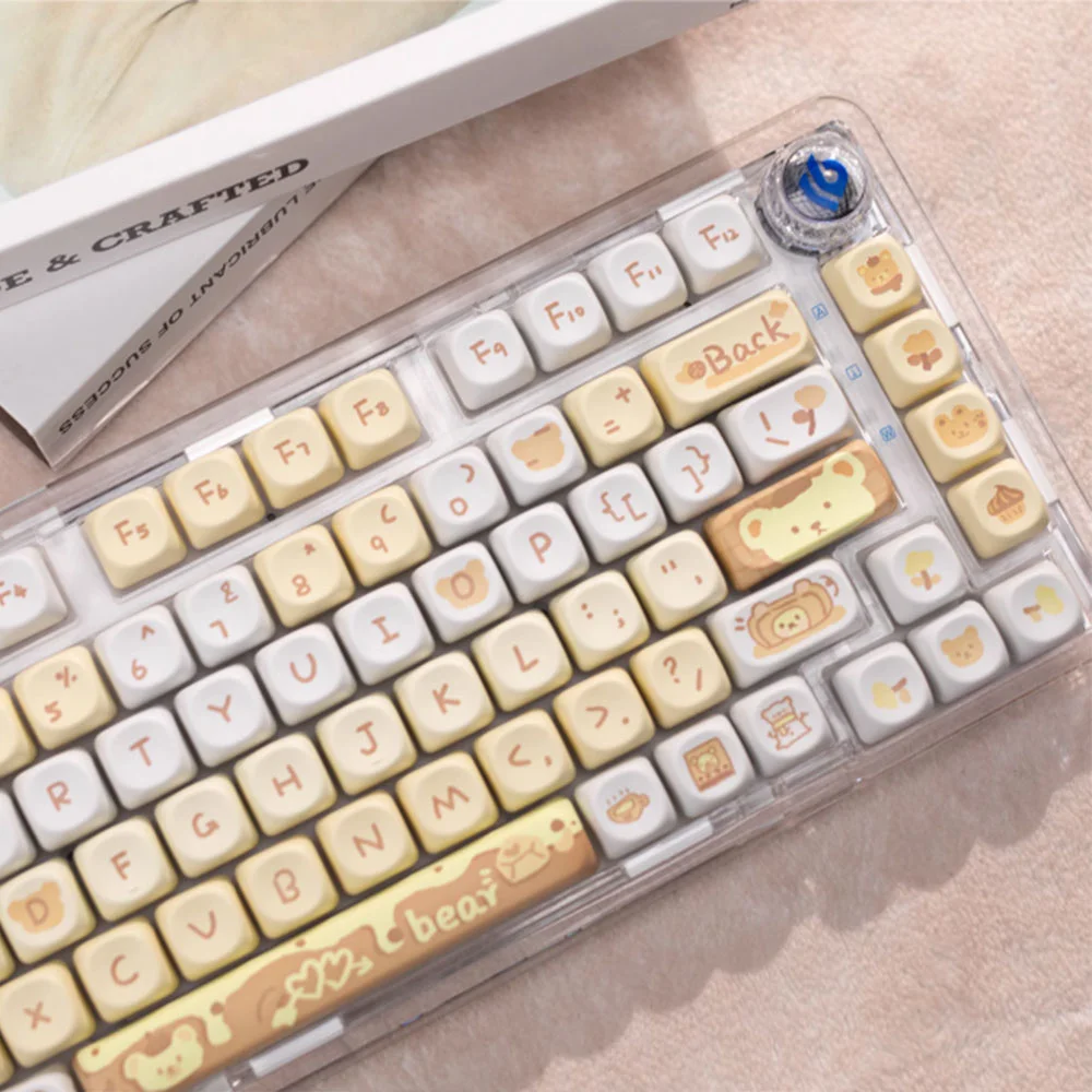 Teclas de teclado mecánico personalizado, tapa de tecla con temática de oso pudín, 95/132 teclas MOA, color amarillo y blanco, sublimación PBT