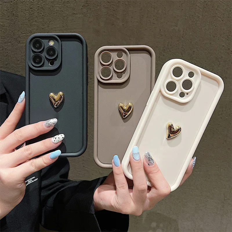 Funda de teléfono suave de silicona con corazón dorado 3D para iPhone 16 17 15 14 13 12 11 Pro Max 16E 17Air 7 8 Plus cubierta mate caramelo a prueba de golpes