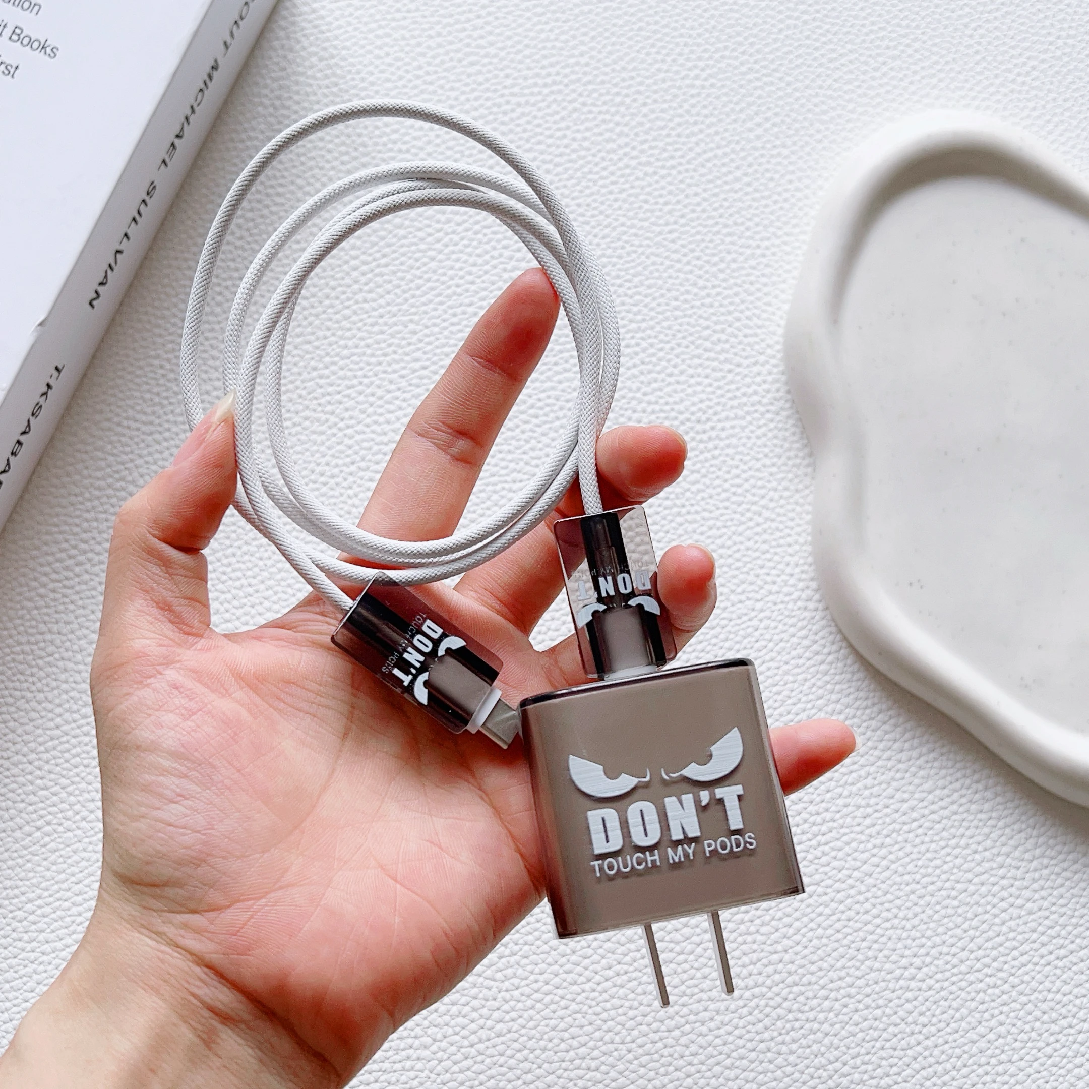 Cool Emoji patrones traje para Apple Airpods Pro 2nd 4 1/2/3 caja de auriculares Bluetooth para 18w/20w cabeza de carga funda protectora - imagen 3