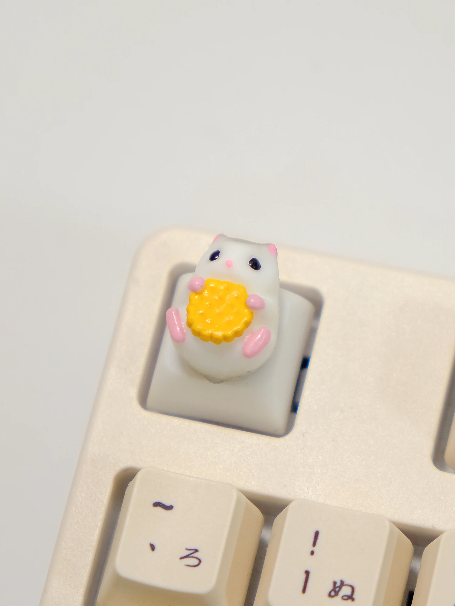 Bonita gorra de teclado mecánico hecha a mano de hámster gris regordete para regalos de cumpleaños de hombres y mujeres, decoración personalizada - imagen 5