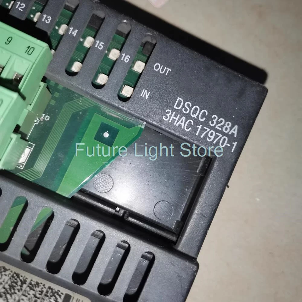 Módulo IO de placa IO de robot DSQC328A 3HAC17970-1 - imagen 3