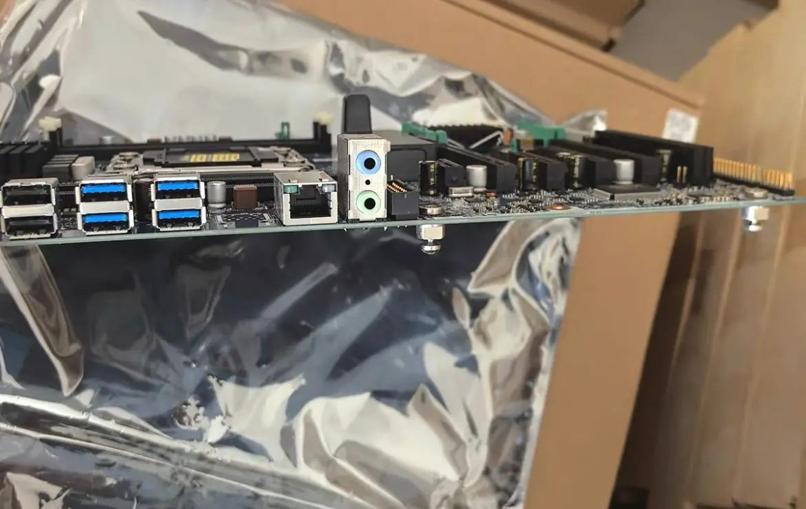 Adecuado para la placa base de la estación de trabajo HP Z640 761512-001 710325-001 710325-002 100% probado completamente en funcionamiento - imagen 2