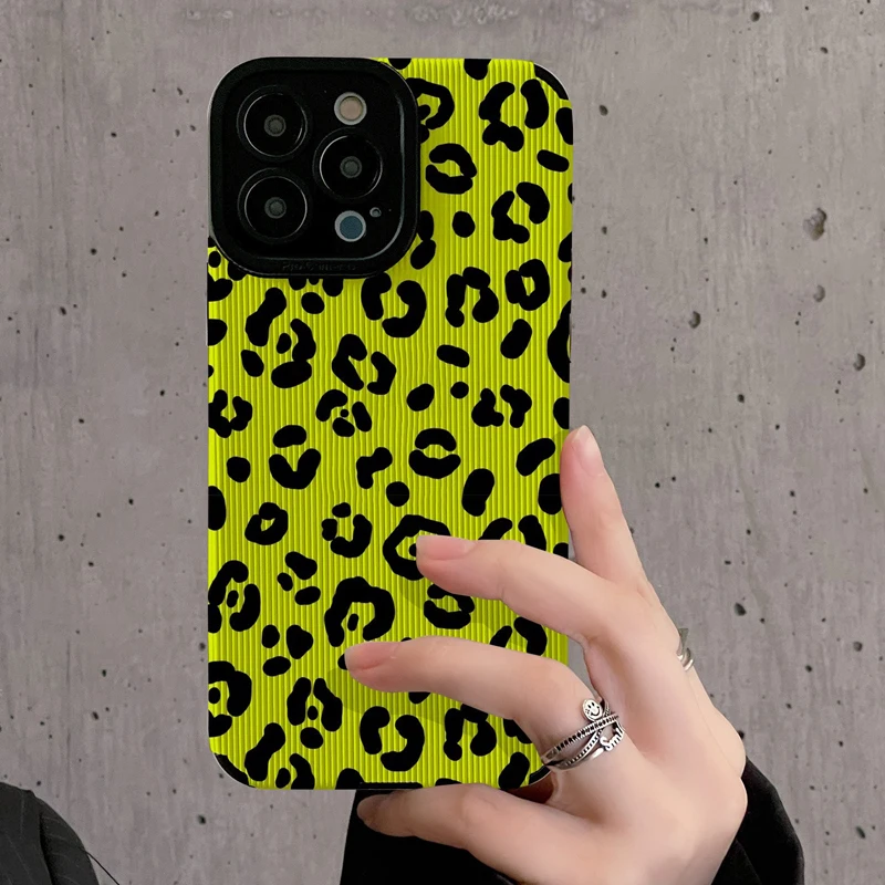 Funda de cuero de silicona con estampado de leopardo amarillo para iPhone, carcasa suave a prueba de golpes para modelos 15, 14 Pro Max, 11, 12, 13 Mini, SE, 7, 8 Plus, X, XR, XS - imagen 2