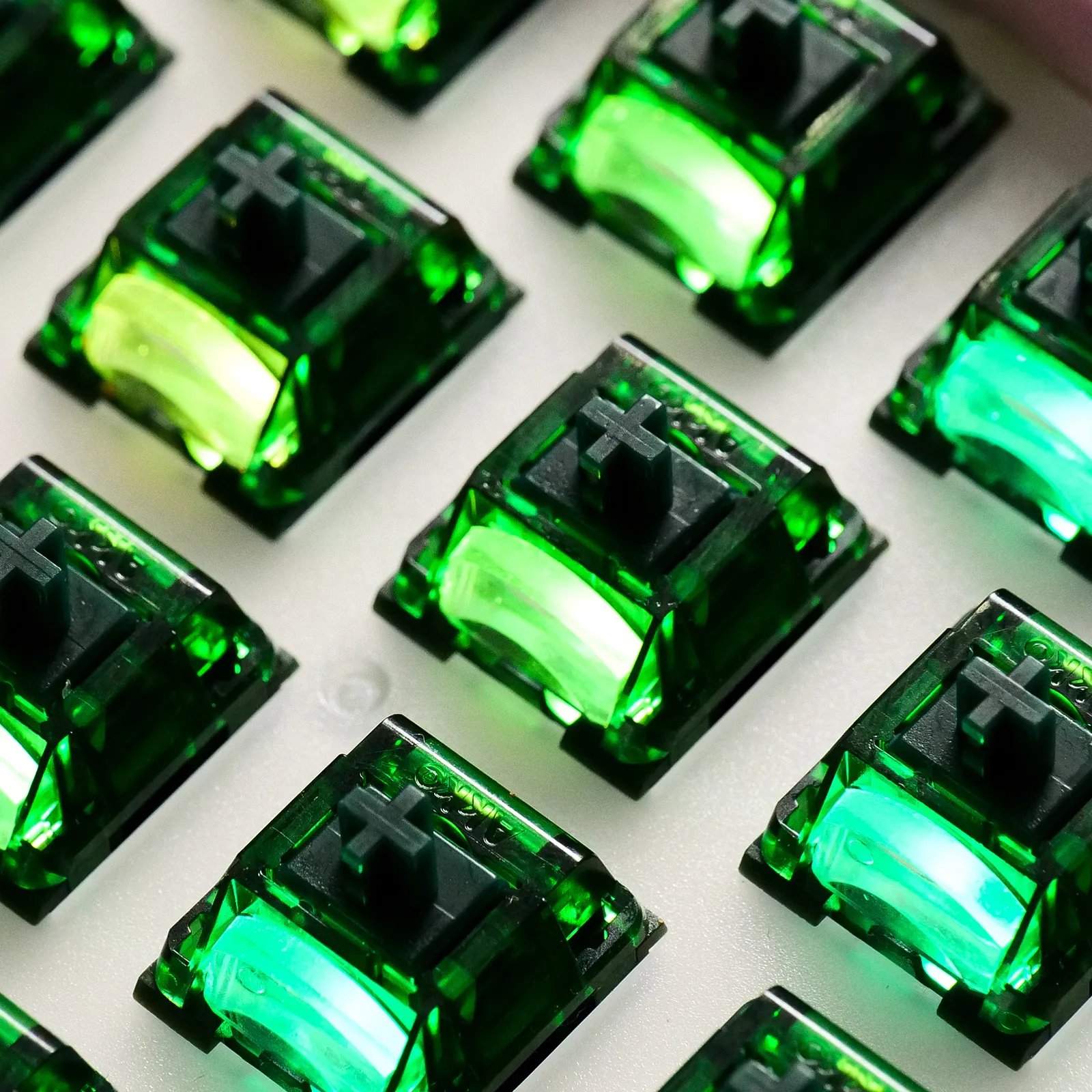 Akko x MonsGeek Interruptores antiniebla verdes 5 pines 60gf Interruptor lineal pesado Lubrado en fábrica Compatible con teclado mecánico MX (45 piezas) - imagen 5