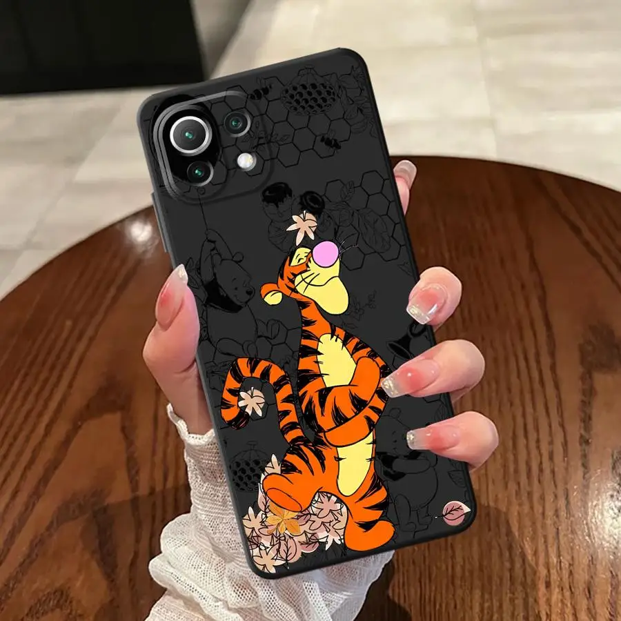 Funda de Winnie de Disney The Pooh para Xiaomi Mi 12X 11 12 13 Lite 10T 11T 12T Pro 13 14 15 Pro, funda negra suave para teléfono - imagen 2