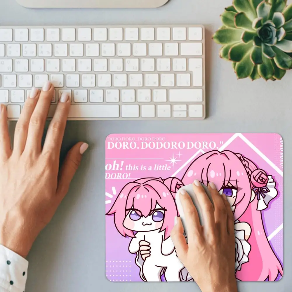 Doro-alfombrilla de ratón pequeña para juegos, diosa de la victoria, NIKKE, teclado de goma, overlock, accesorios para oficinas de juegos, alfombrilla de escritorio - imagen 2