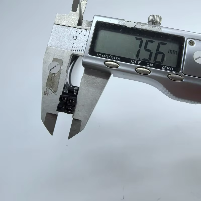 Cable SATA 4 Pines a 2 Puertos – Ángulo Recto para Lenovo P500 - imagen 5