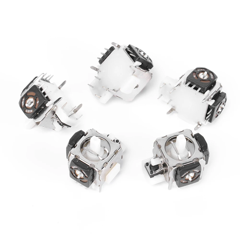 Un grupo de cuatro piezas de plata y black metal