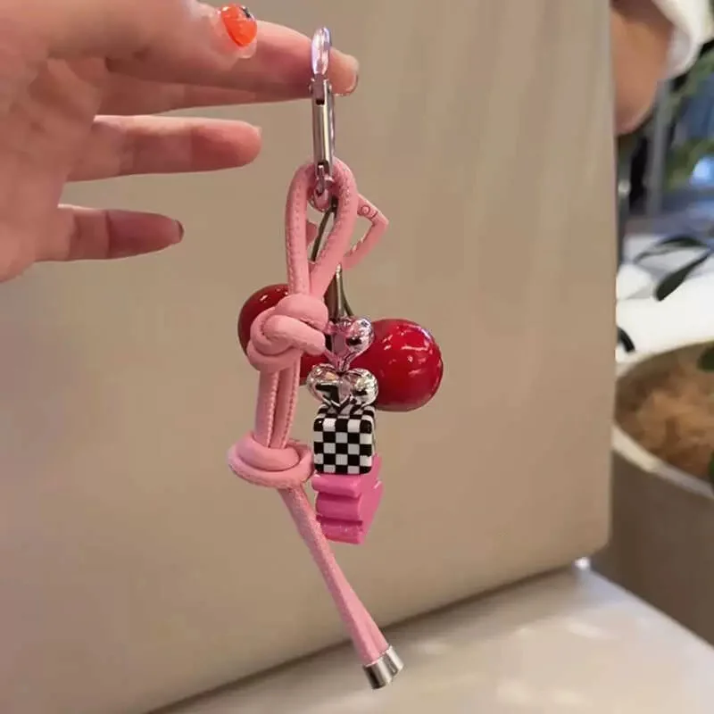 Cordón corto de cuero PU con alfabeto de cereza Y2k, cordón Universal para teléfono móvil, bolsa para teléfono, llavero con colgante de corazón de amor antipérdida - imagen 2