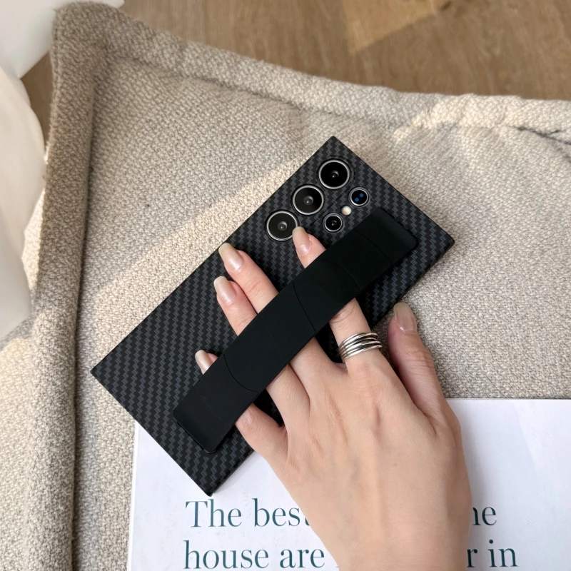 Funda ultrafina con diseño de fibra de carbono mate para Samsung Galaxy S23 S24 S25 Ultra Plus, funda elástica de silicona para pulsera - imagen 3