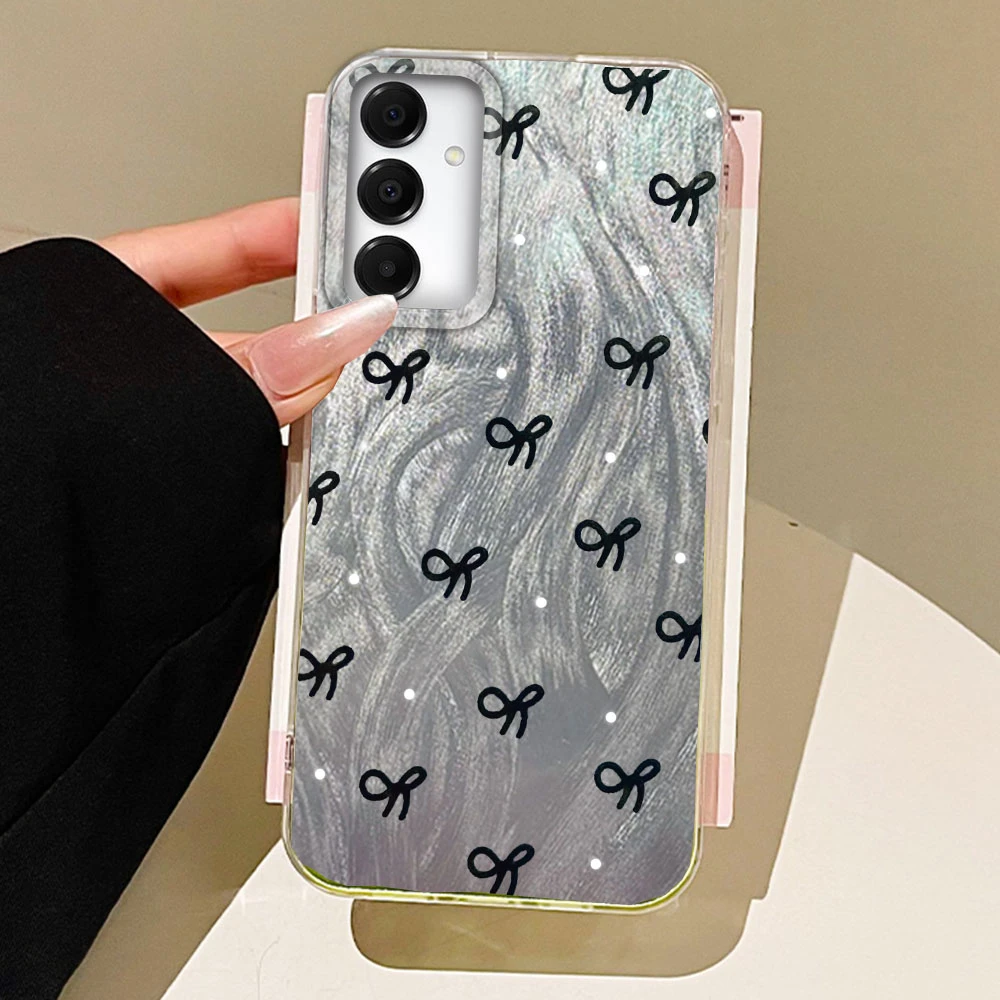 Diseño de la funda plateada con lazo para Samsung