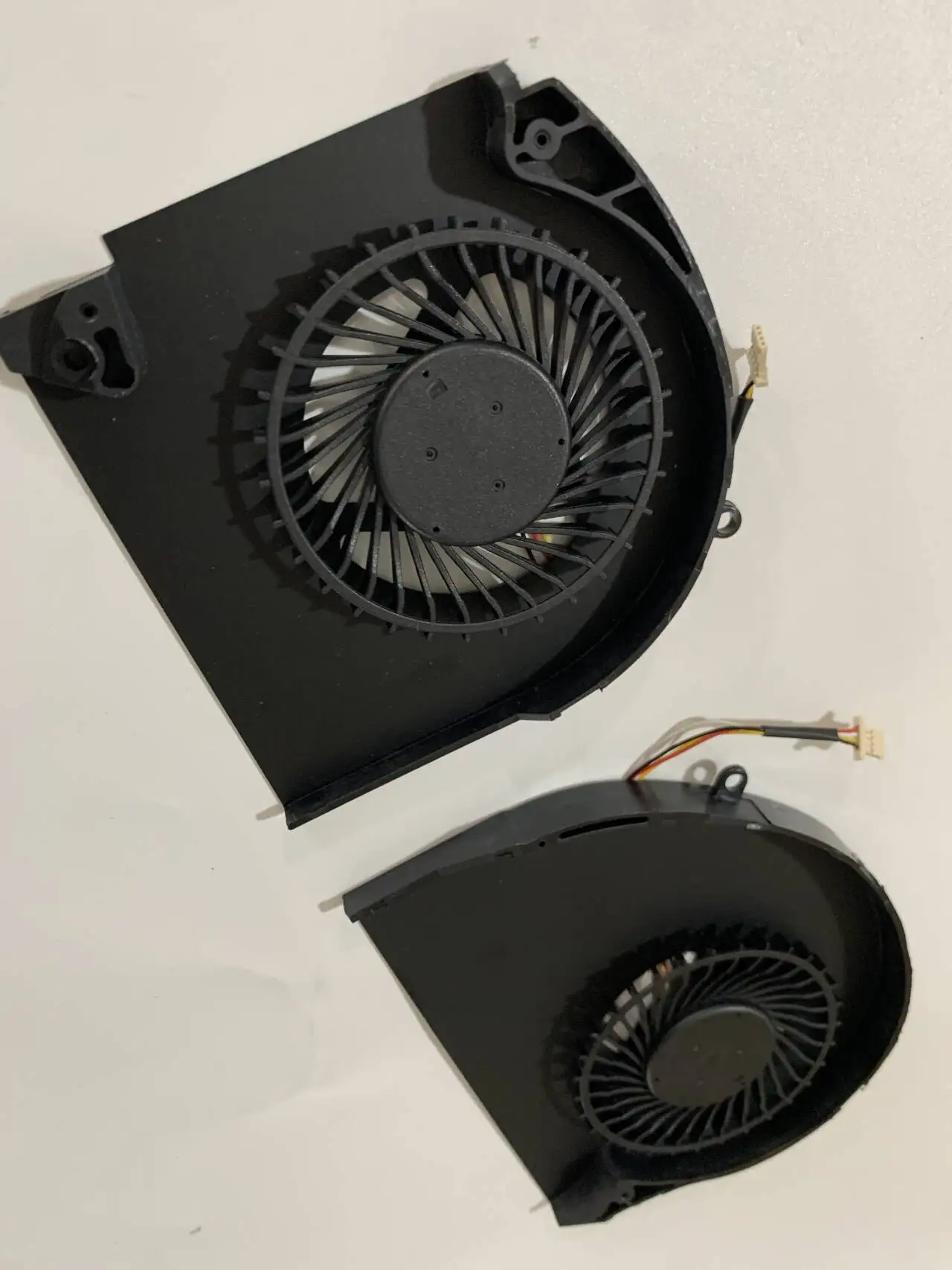 Ventilador de refrigeración de CPU + GPU para portátil Dell Alienware 17 R4 R5 P31E MG75090V1-C060-S9A - imagen 2