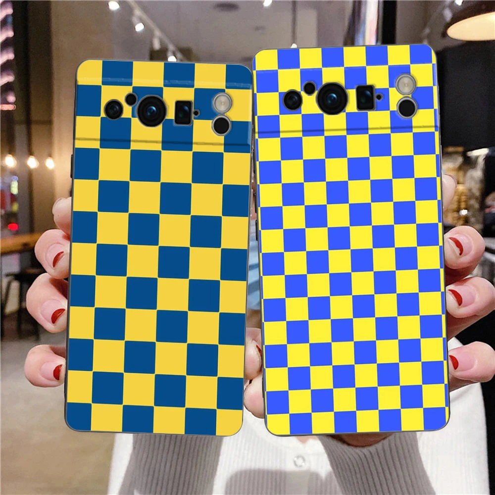 Funda de teléfono con rejilla de ajedrez clásica Retro para Google Pixel 9 8 7 6 Pro XL 8A 6A 7A 5G, funda negra de TPU suave a prueba de golpes - imagen 2
