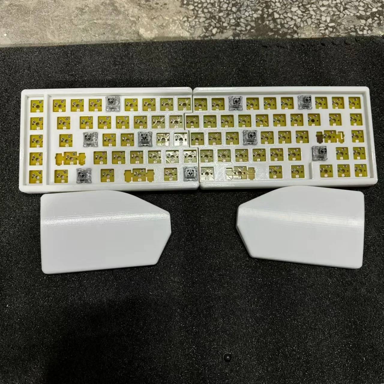 Scorpio-Teclado mecánico dividido de 68 teclas, ergonómico, retroiluminado RGB, intercambiable en caliente, Vial personalizado, Kit de teclado dividido monomodo con cable - imagen 2