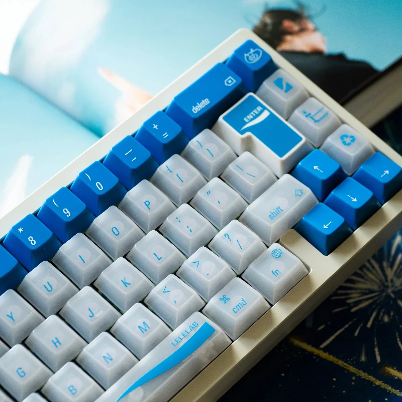 KamakuraAoi-teclas semitransparentes personalizadas PBT, Base brillante azul y blanca, teclas bonitas y simples con puntos de teclado de eje magnético - imagen 2