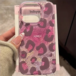 Funda iPhone de silicona con leopardo rosa y diseño de corazón