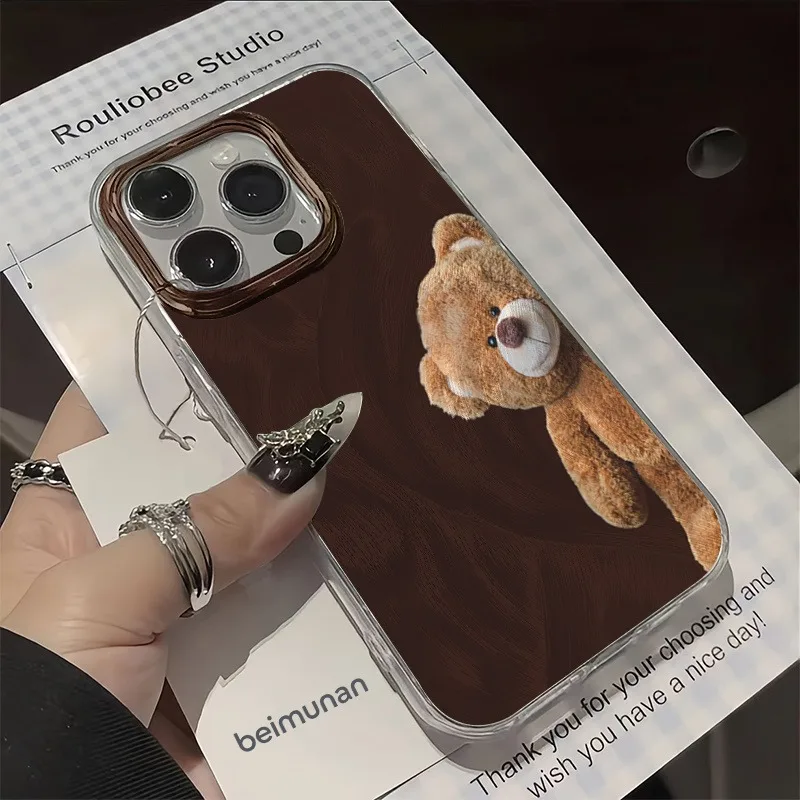 Yusha lindo oso vino fondo rojo juguete de peluche funda de teléfono para iPhone 17 16 15 Pro Max 14 13 12 11 XS X XR 7 8 Plus 16E Air Cover - imagen 2