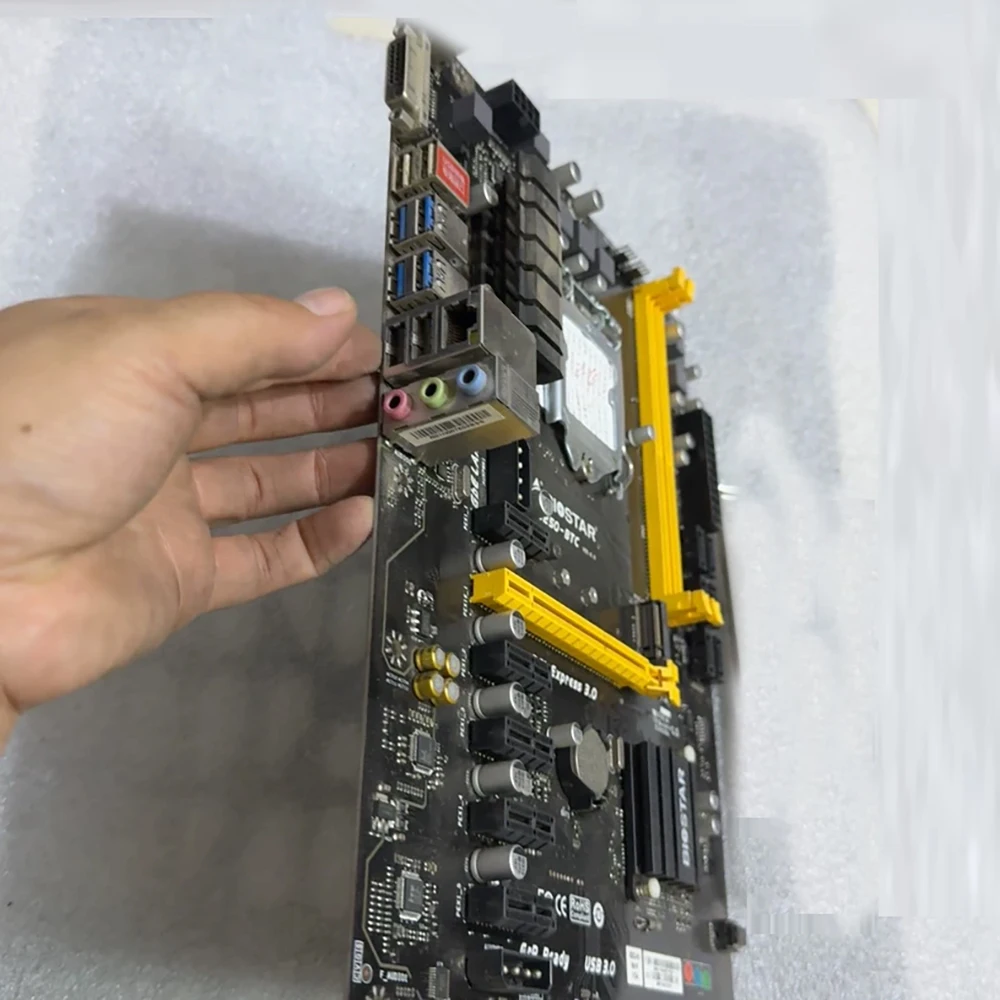 La placa base TB250-BTC LGA1151 DDR4 admite CPU de sexta y 7a generación - imagen 3